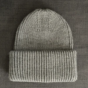 Grå mössa - HELT NY!! Från gina, material: 100% akryl