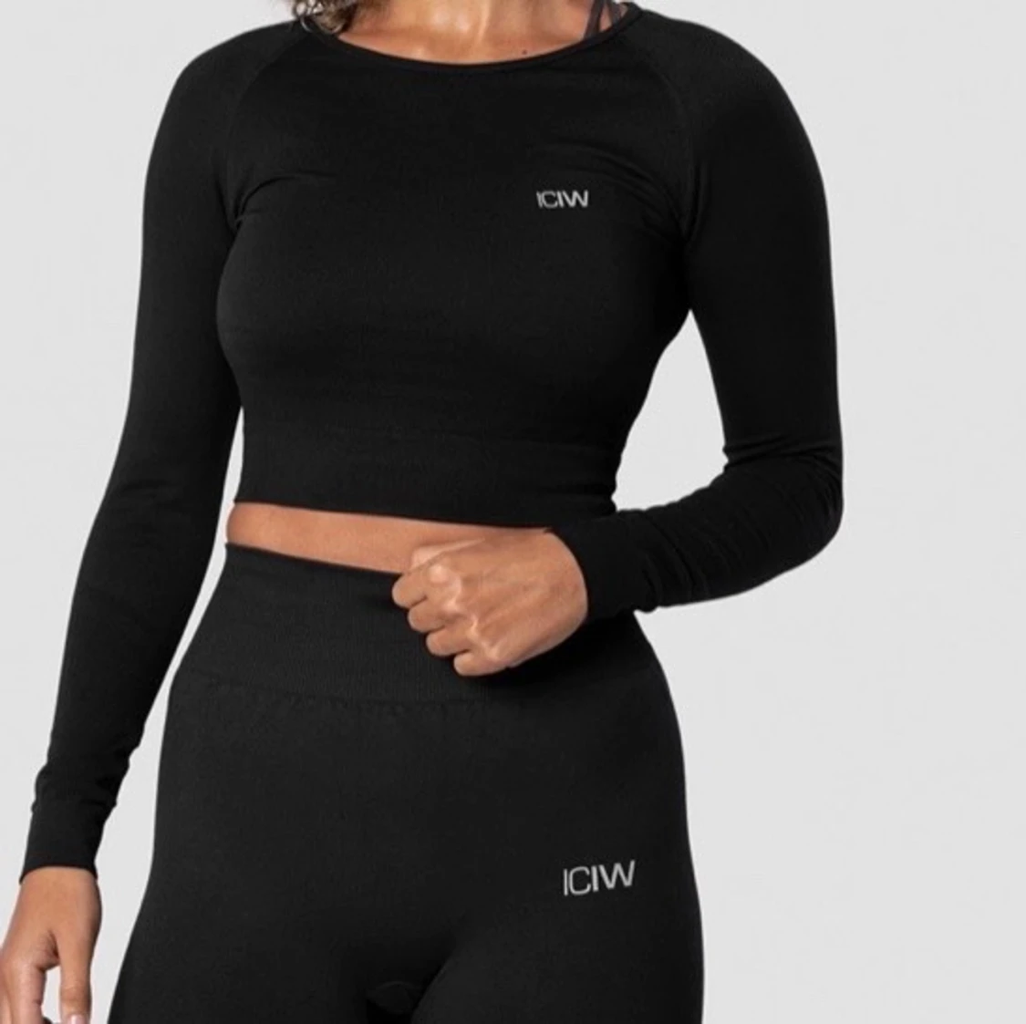 Långärmad ICIW tröja