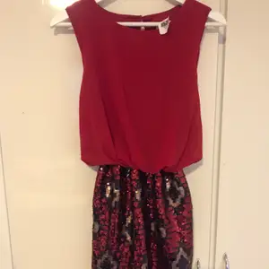 sequin dress red new Size S //// paljettklänning ny storlek S