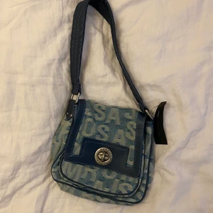 MARC JACOBS VÄSKA - Väska från Marc Jacobs med prislapp kvar.