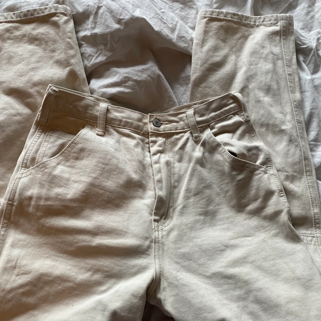 Vita jeans från Brandy Melville - 90
