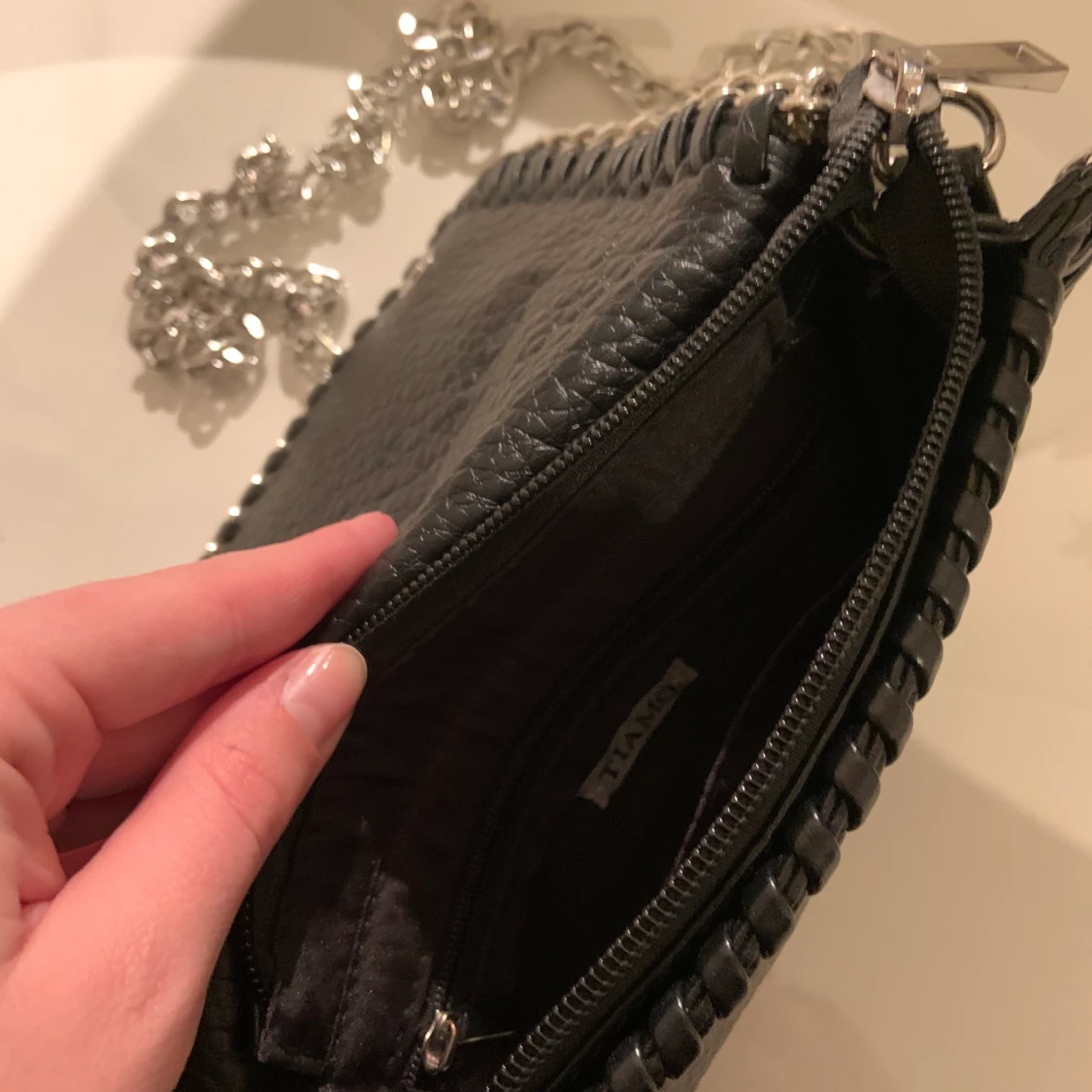 Väska med kedja  - 91