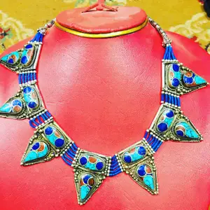 Aghan handmade necklace, beautiful vintage necklace.. free delivery, payment through PayPal .. kindly text me for more info.. 