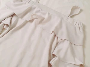 River Island volang topp - Fint skick! Med fina fladdrande volanger