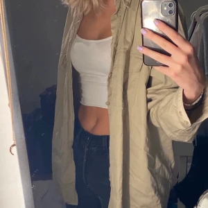 Beige skjorta  - Väldigt snygg beige skjorta i bra skick