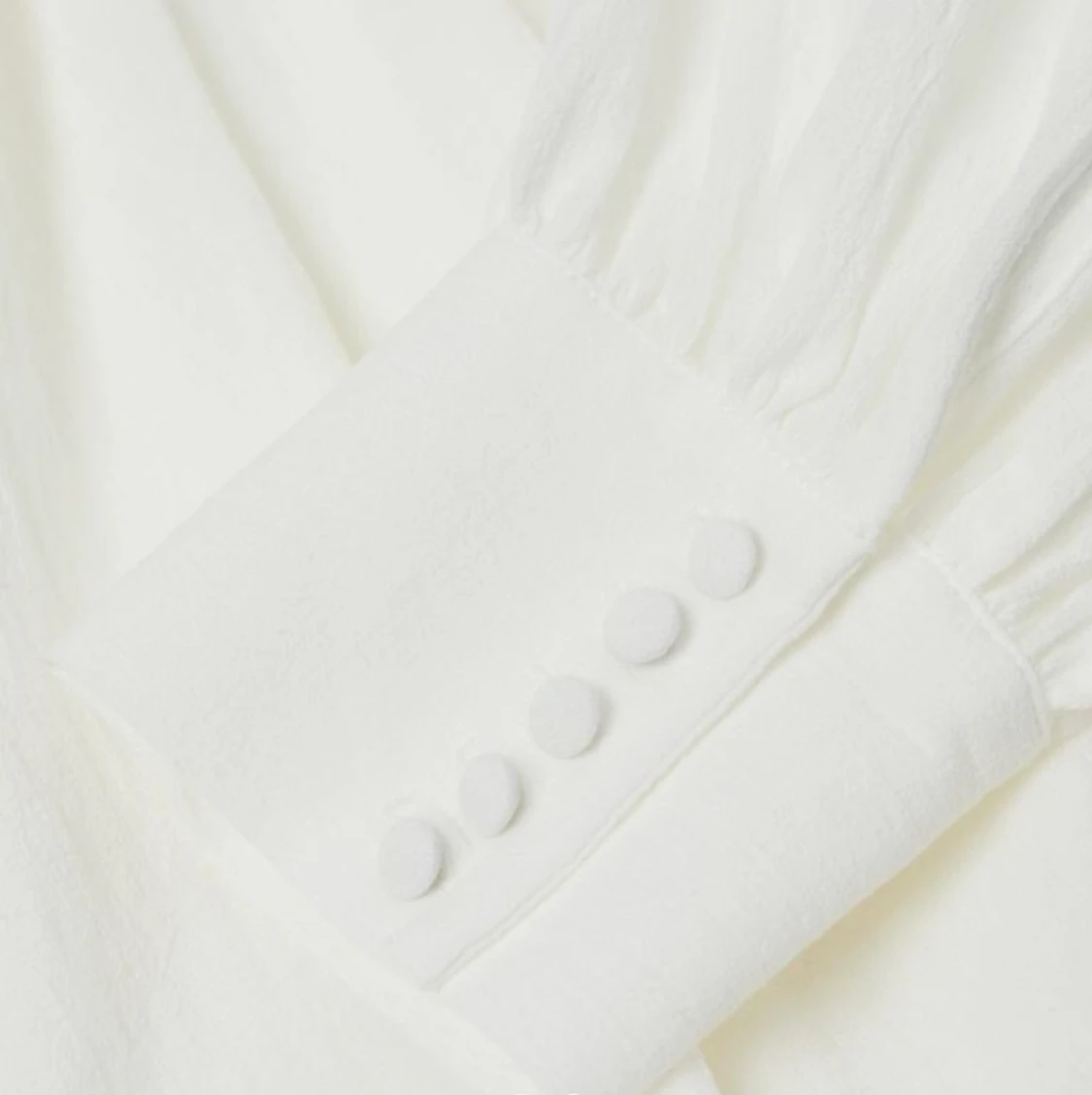 voluminous tunic by H&M new in cream white voluminös tunika från H & M nu i ett krämvitt xxs  - 90