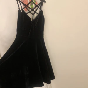 Goth/Alt klänning - Köpt ifrån Bluefox, inte använd alla nästan storlek XS/S (jage 167cm)