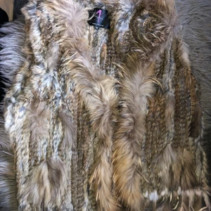 1Furst pälsväst i äkta päls - 1Furst pälsväst äkta päls st 40 men lite liten i storleken så passar även 38