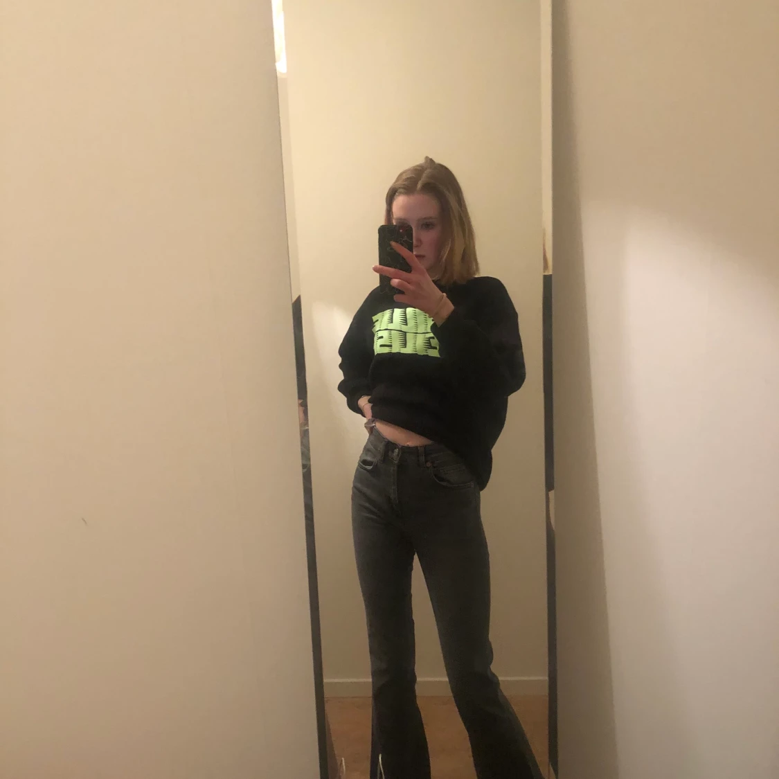 Gråa vida jeans zara  - 90