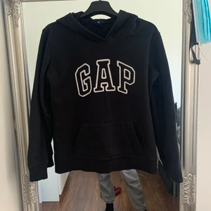 Gap hoodie - Storlek s men liten i storlek så passar xs bättre. 