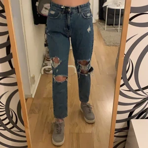 Pull&bear jeans 34 - Mom Jeans från pull&bear strl 34