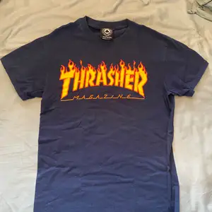 Marinblå Thrasher t-shirt 
