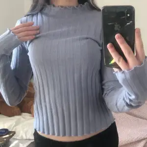 En ljuslila långärmad tröja från Zara, aldrig använd storlek S