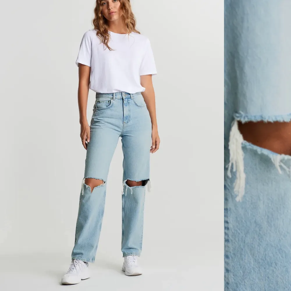Säljer mina Gina tricot jeans i storlek 34 då dom har blivit för små för mig. Jeansen är använda mycket men dem är i väldigt fint skick, köpt för 599kr och säljs för 200+frakt (köparen står för frakten)😊😊 . Jeans & Byxor.