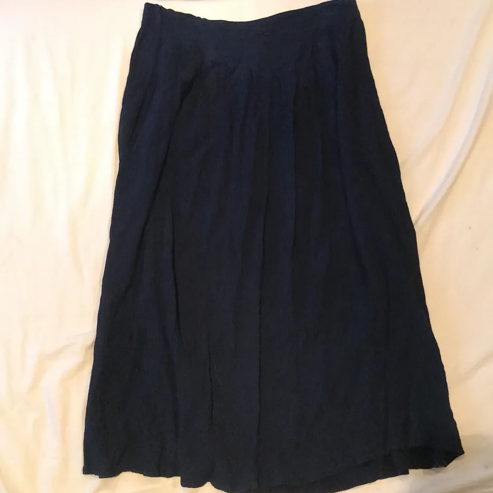 Lång mörkblå kjol från TWILFIT!. Kjolar.