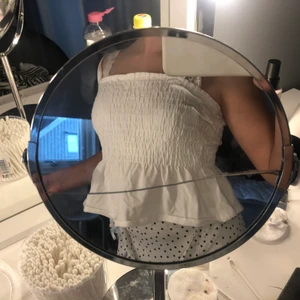 Fin topp - En fin topp från new yorker köpt för ett tag sen💕 har inga fläckar eller märken, den är helt ny då jag säljer den för att den inte riktigt var min stil💕 köparen står för frakten!