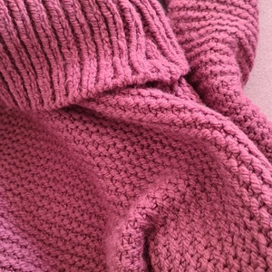 Stickad tröja - Stickad tröja o använd från bikbok str l passar m med.