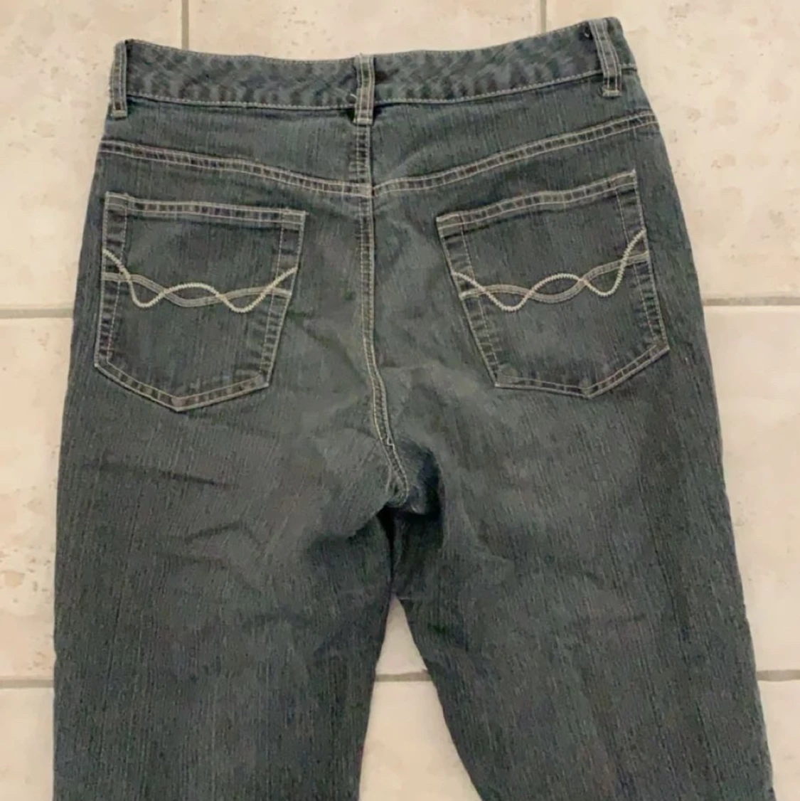 Gråa bootcut jeans - 90