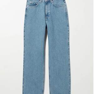 Weekday jeans i modellen rowe. Strl 27/30. Knappt använda. Köpare står för frakt
