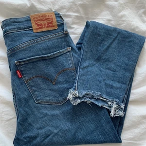 Levis jeans - W28, använda enstaka gånger💖