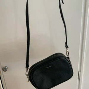 Handväska från Wera - Super söt handväska ifrån Wera som jag aldrig använt, den kostade 700kr ny. 