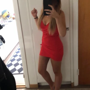 Röd klänning - Jätte fin sommar klänning 