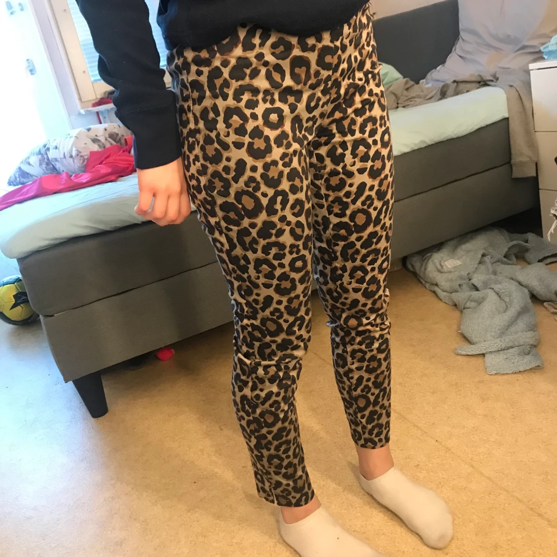 Kostymbyxor i leopardmönster