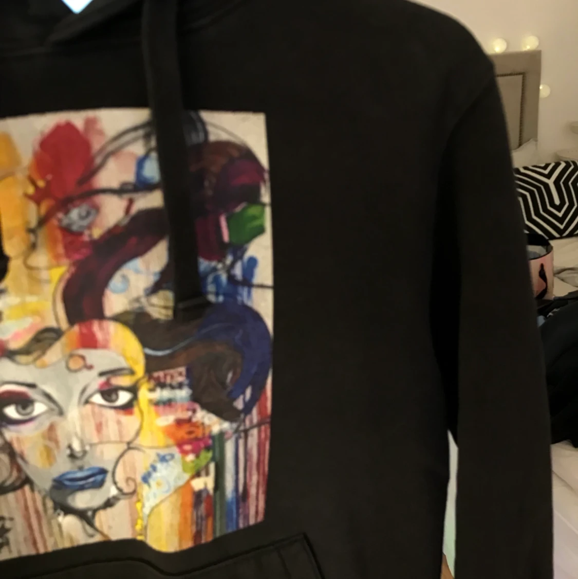 The cool elephant hoddie  - 90