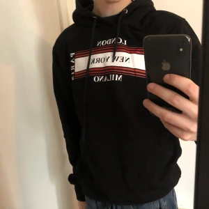 Hoodie från speechless - Oanvänd hoodie från speechless.