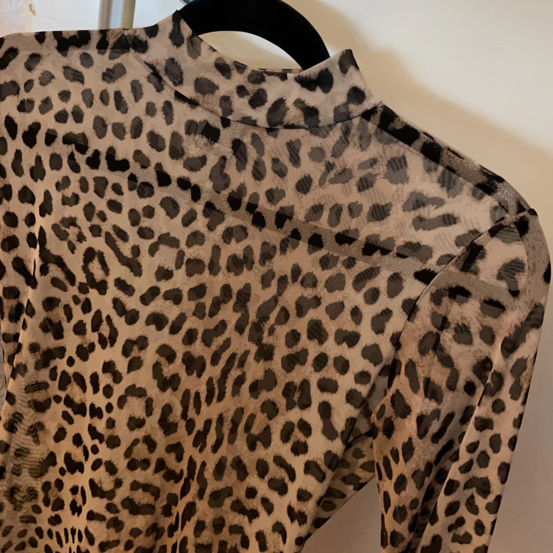 Mesh tröja leopard - 90