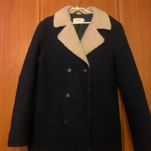 Herrjacka strl M - Säljer en vinter/vår jacka i strl M (herrstrl), är i bra skick! 