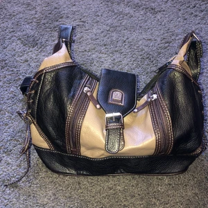 Handväska  - Finns inte att köpa längre. Som ny!