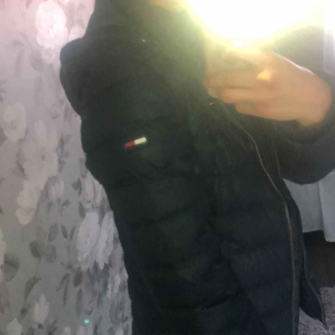 Marinblå Tommy Hilfiger jacka - 90