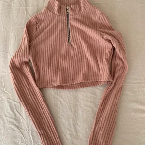 Rosa croptop  - Använd 1 gång 