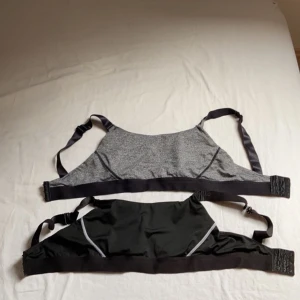 Träningstoppar  - Säljer mina träningstoppar. Storlek S. De kostar 100kr per styck. Frakten ingår. 