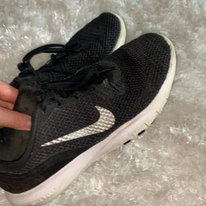 Träningsskor - Bra skick! Köparen står för frakten💕