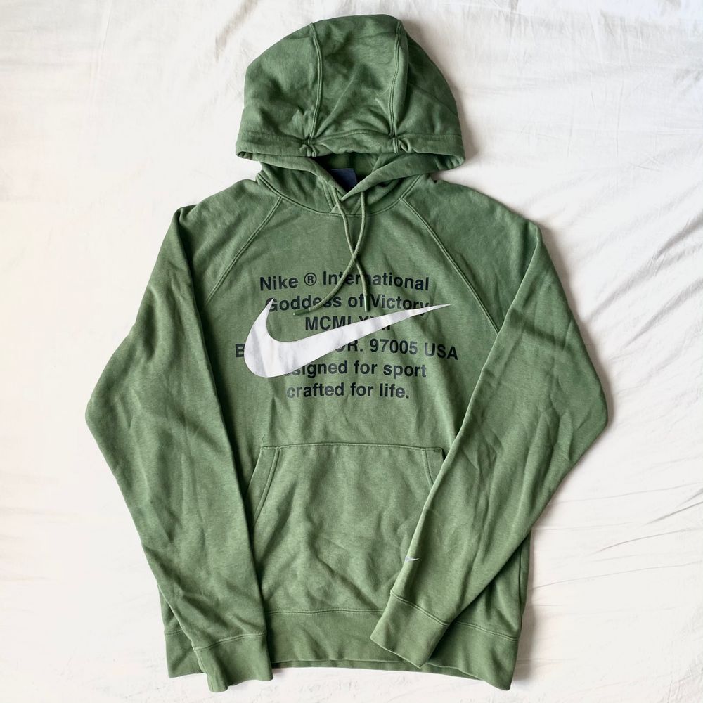 Grön Nike hoodie - Nike | Plick Second Hand