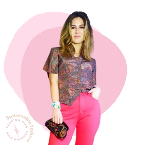 Second-hand blouse Romantic Romance - This is a find!  We are in love with this item! It is a lovely way to get a grown up romantic look.  Size: Feels like size 40. Handmade product.  Product has no tags, no size, no material information.  Condition: Great! ♥ Has no stains, no damage, perfect condition.  This item is handmade and second-hand and has no tags.  All products are packed in s beautiful eco-friendly package. 