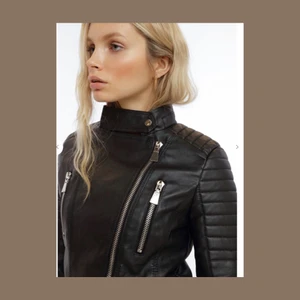 Moto Jacket Skinnjacka - Storlek 38! Nyskick och säljs för 250kr + frakt! 🤍🚚