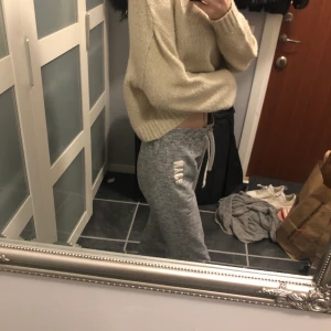 Stickad  - Super mysig stickad tröja 