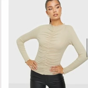 SÖKER I XXS FRÅN NELLY  - SÖKER 