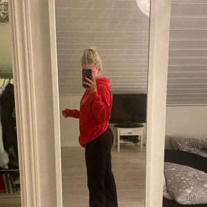 Bestyettocome tröja - Jätte fin tröja från bestyettocome. Storlek L, jag är 167 cm. Endast använd några gånger. Nypris 533kr mitt pris 300kr. 