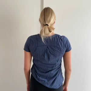 Fin T-shirt  - Jättefin lite längre och lösare t-shirt, bra skick