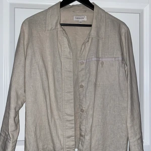 Linneskjorta - En superfin linneskjorta som jag inte använder längre..passar perfekt till våren och sommaren, säljer för 70kr+frakt🥰💋