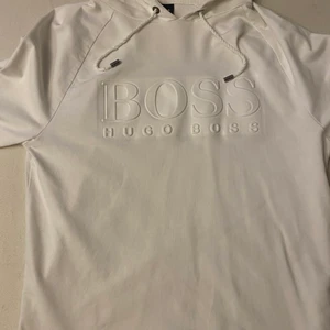 Hugo boss hooodie strl S - Köpt för 1100kr på NK i göteborg