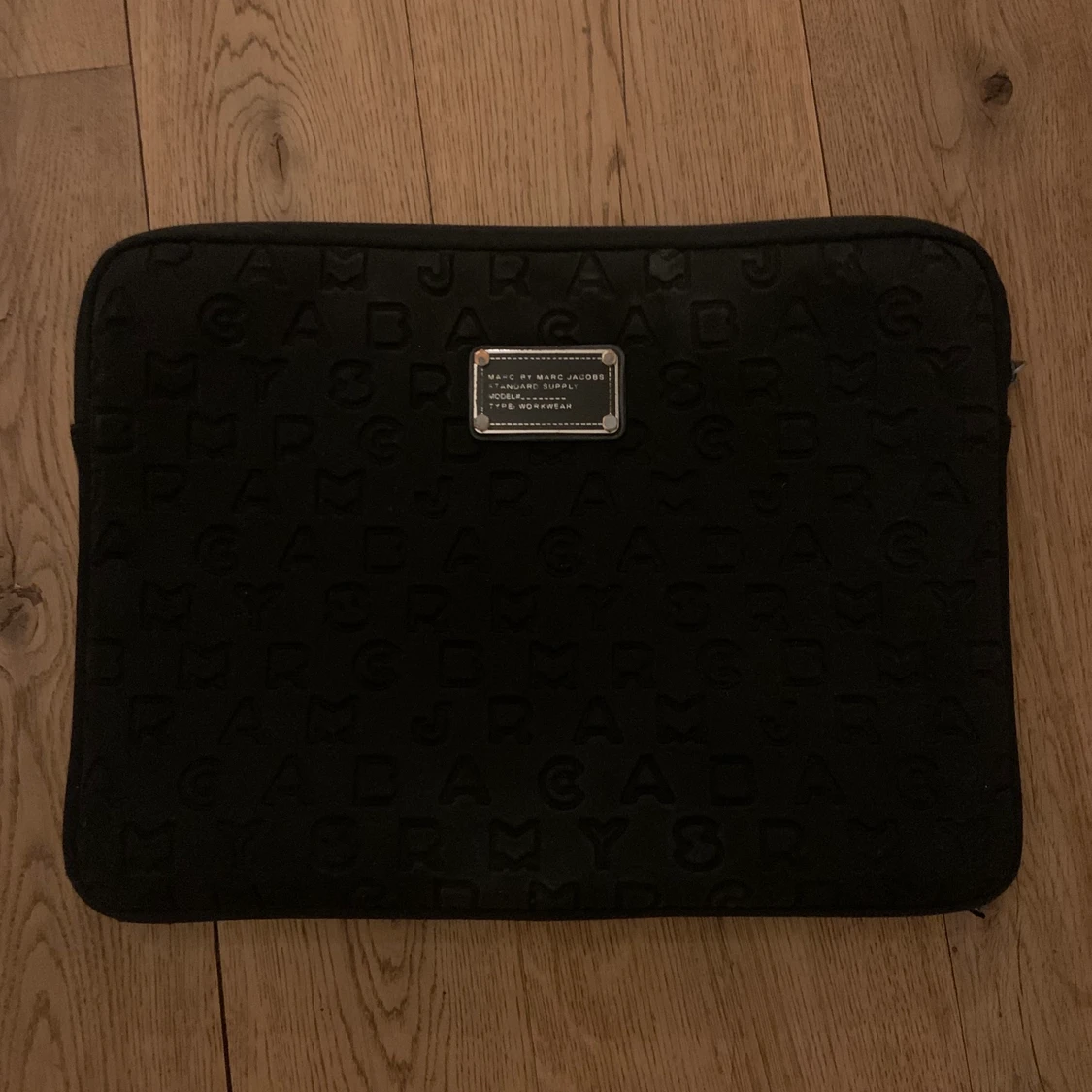 Marc by Marc Jacobs data fodral