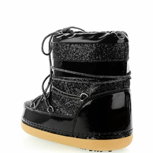 Glittriga vinter skor  - Säljer dessa as coola glittriga vinterskor! Använd några gånger, men i bra skick. (Lånade bilder) storlek 39,5. Frakten är inte inräknat i priset!! 