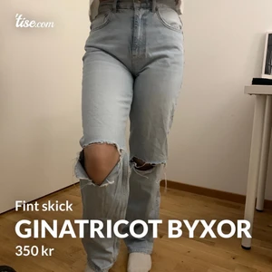 Gina byxor storlek 36  - Väldigt fina Gina byxor, fin passform! Välanvända men fint skick. Sälls för de är för tjata på mig i midjan(vän på bilden) 