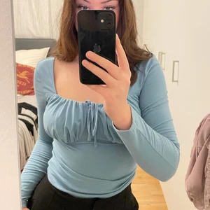 Tröja - Jättesöt tröja som funkar till allt. Färgen syns bättre på bild 2. Har tyvärr inte kommit till användning 