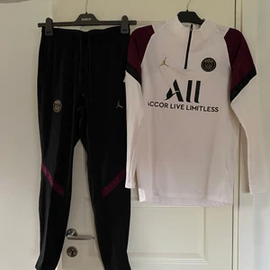 Jordan x psg tracksuit - Jordan psg tracksuit, bara prövat den, aldrig använd 